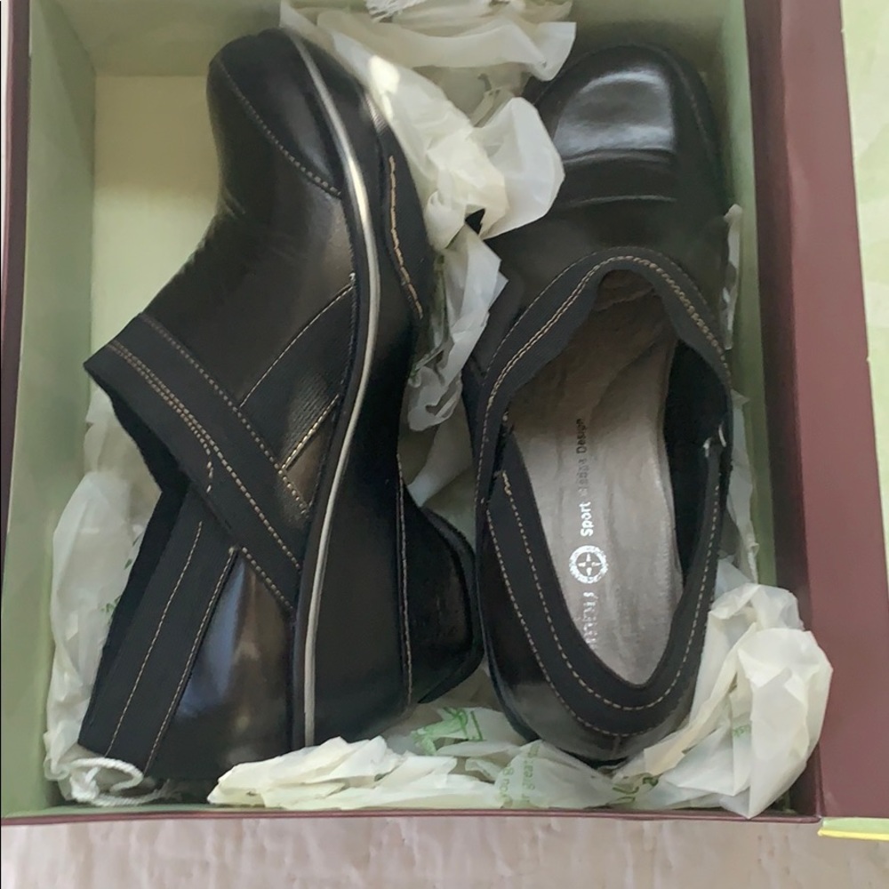 Jambu orthopedic clogs